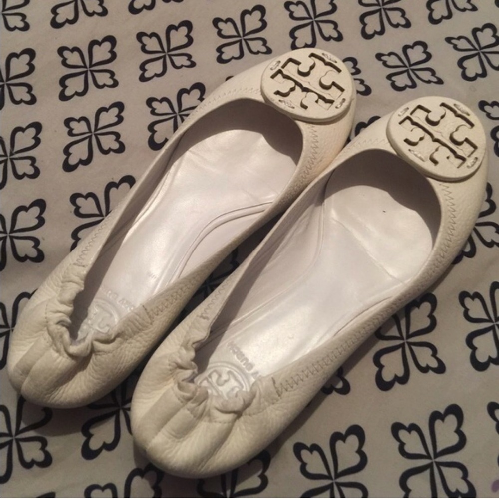 Tory Burch white flat 8.5